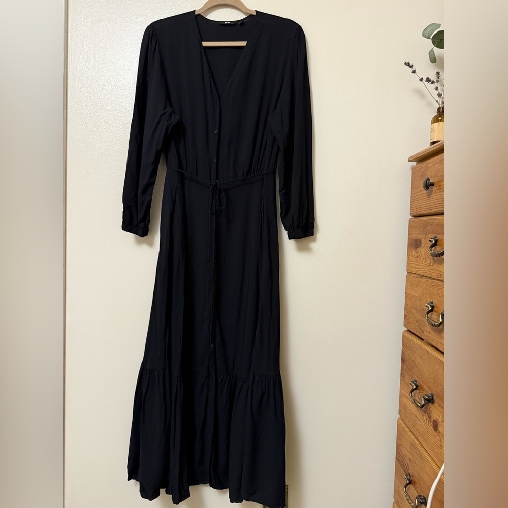 Uniqlo Black long sleeve Maxi Dress with pockets